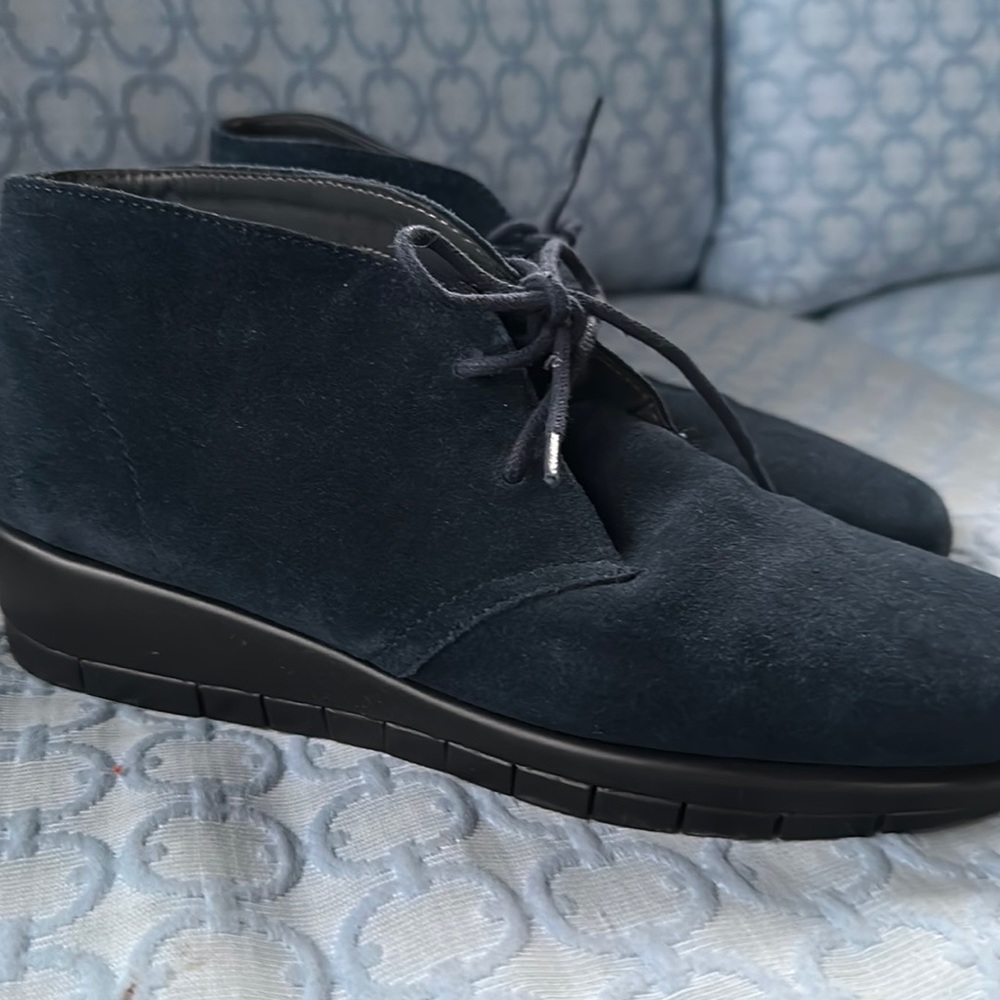 Aerosoles Stitch and Turn Blue Suede Landlock Chukka Booties